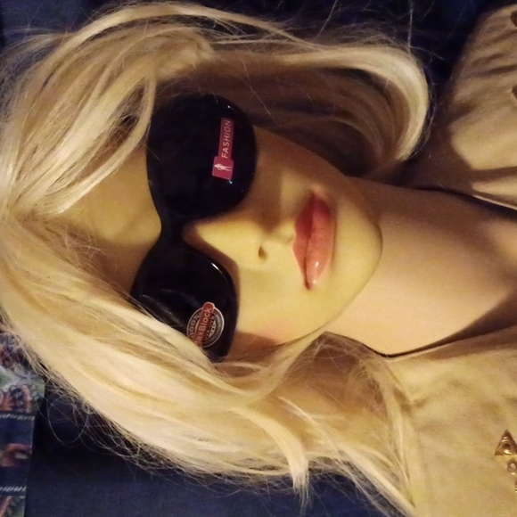 NWT - Foster Grant Luxury Fashion Sunglasses Resort 457310-1 - Picture 1 of 6